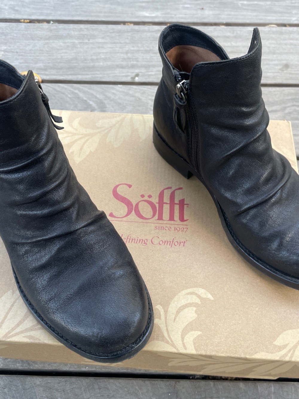 Sofft Black Leather Ankle Booties with Side Zipper